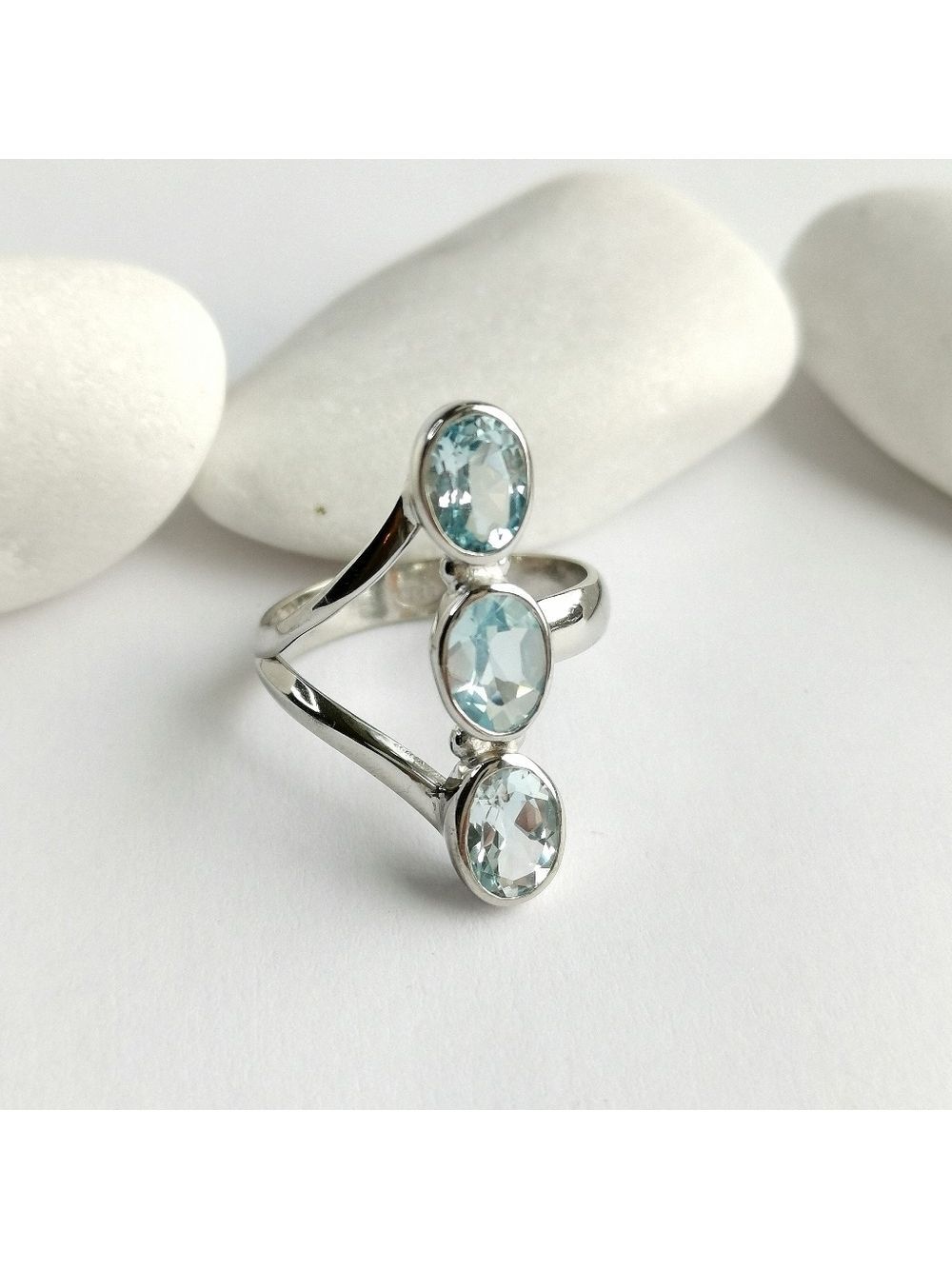 Sterling Silver Blue Topaz Gemstone Ring Size 7